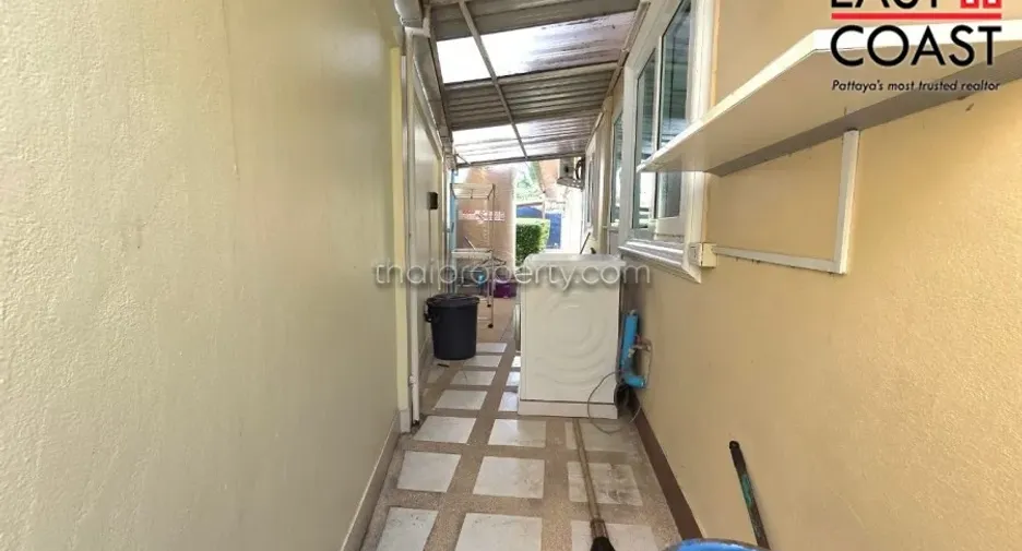 For rent and for sale 4 bedrooms house in Bang Lamung, Chonburi