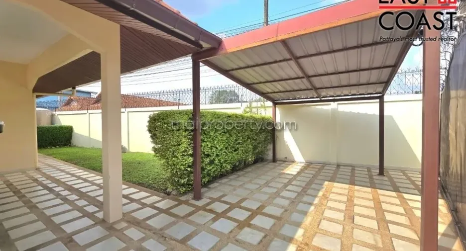 For rent and for sale 4 bedrooms house in Bang Lamung, Chonburi