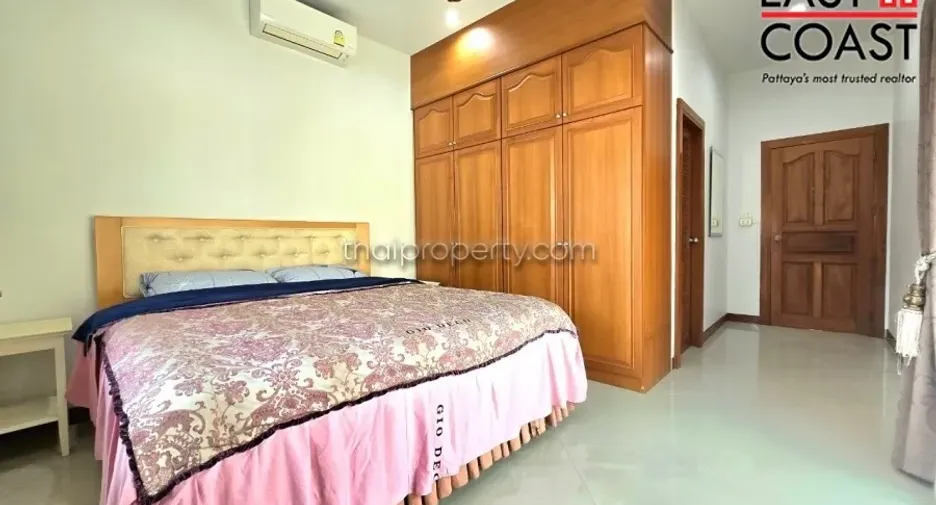 For rent and for sale 4 bedrooms house in Bang Lamung, Chonburi