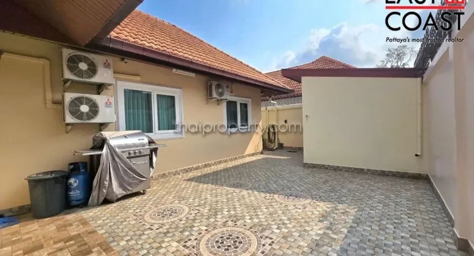 For rent and for sale 4 bedrooms house in Bang Lamung, Chonburi