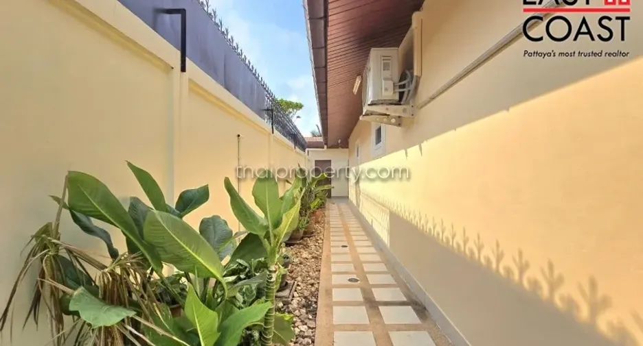 For rent and for sale 4 bedrooms house in Bang Lamung, Chonburi