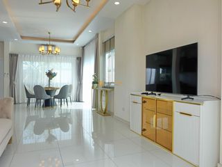 Haus zur Miete und zum Kauf mit 4 Zimmer in Bang Lamung, Chonburi
