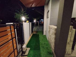 Haus zum Kauf mit 4 Zimmer in Bang Khun Thian, Bangkok