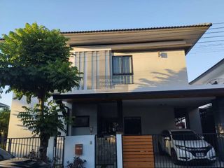Haus zum Kauf mit 4 Zimmer in Bang Khun Thian, Bangkok