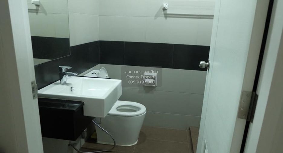 Reihenhaus zum Kauf mit 3 Zimmer in Wang Thonglang, Bangkok