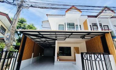 出售 3 卧室 联排别墅 在 Bang Phli, Samut Prakan