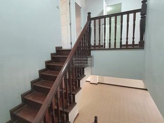 For sale 5 ベッドルーム house in Phra Khanong, Bangkok
