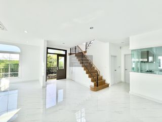 Haus zum Kauf mit 4 Zimmer in Chom Thong, Bangkok