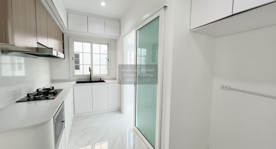 For sale 4 bedrooms house in Chom Thong, Bangkok