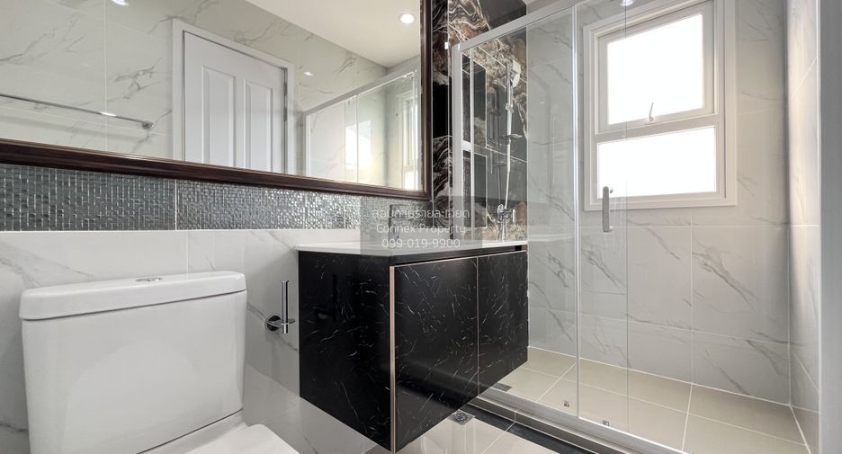 For sale 4 bedrooms house in Chom Thong, Bangkok
