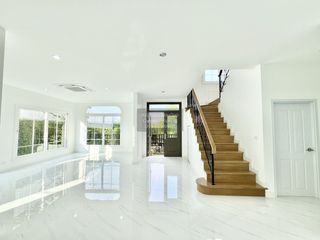 Haus zum Kauf mit 4 Zimmer in Chom Thong, Bangkok