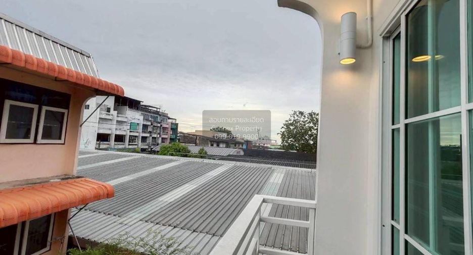 Local comercial en venta de 2 habitaciones en Phasi Charoen, Bangkok