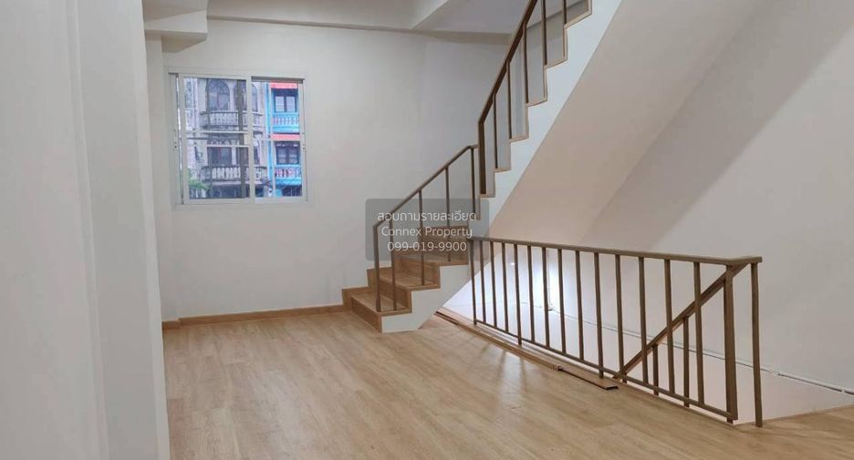 Local comercial en venta de 2 habitaciones en Phasi Charoen, Bangkok