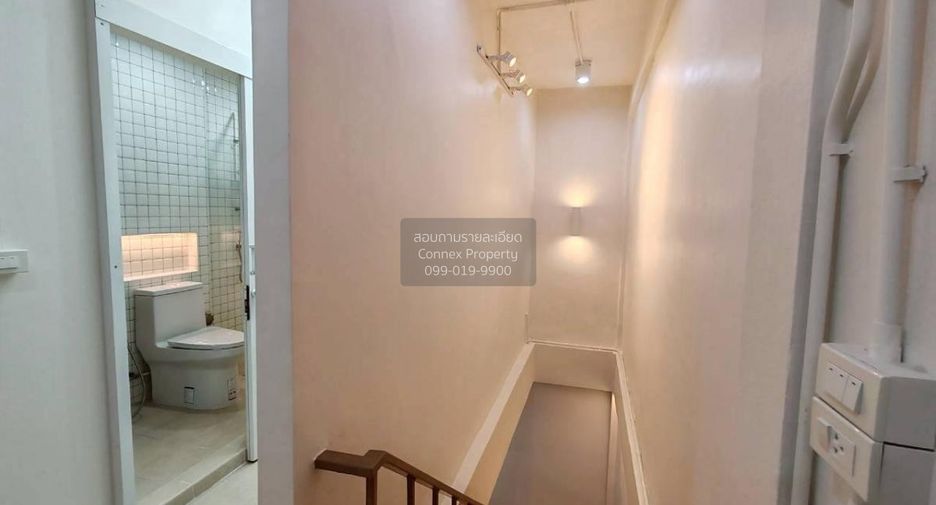 Local comercial en venta de 2 habitaciones en Phasi Charoen, Bangkok