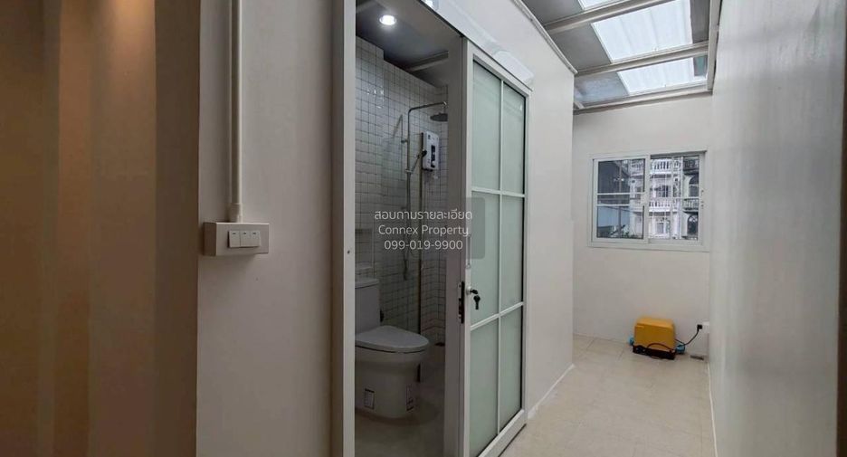 Local comercial en venta de 2 habitaciones en Phasi Charoen, Bangkok