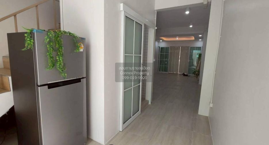 Local comercial en venta de 2 habitaciones en Phasi Charoen, Bangkok