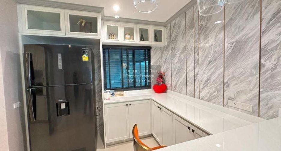 Haus zum Kauf mit 4 Zimmer in Bang Khae, Bangkok