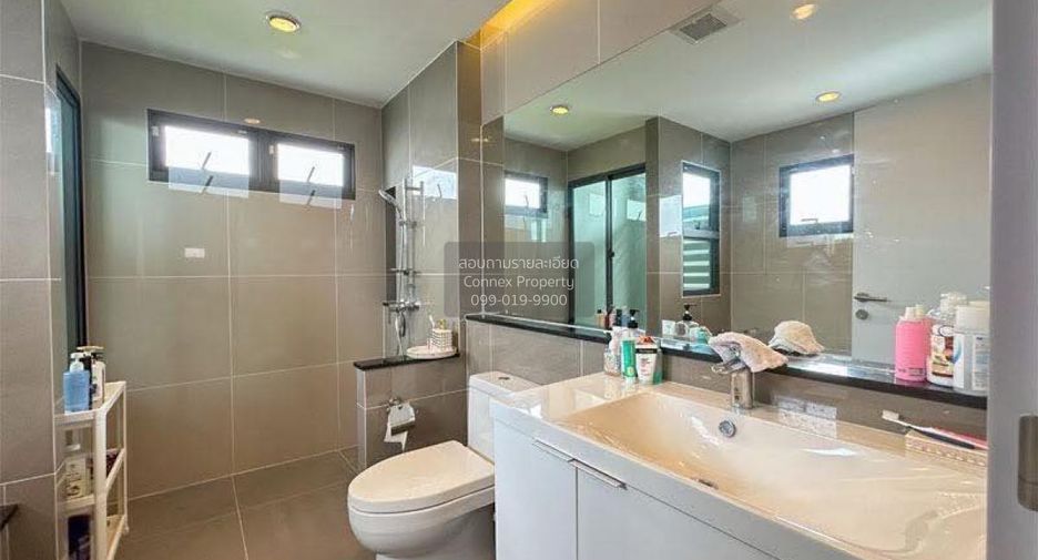 Haus zum Kauf mit 4 Zimmer in Bang Khae, Bangkok