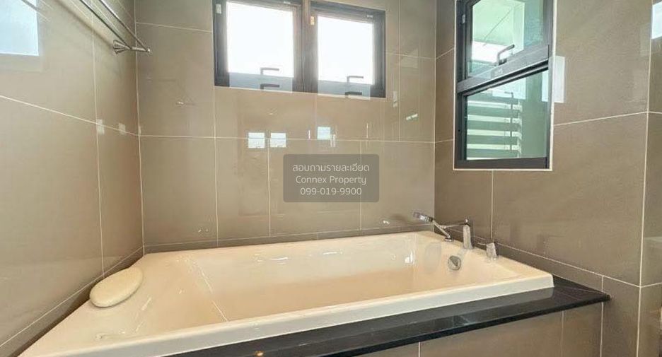 Haus zum Kauf mit 4 Zimmer in Bang Khae, Bangkok