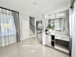Casa en venta de 3 habitaciones en Bang Phli, Samut Prakan