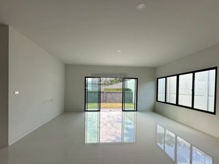 For sale 4 bedrooms house in Mueang Nonthaburi, Nonthaburi