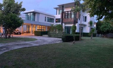For sale 3 bedrooms house in Taling Chan, Bangkok