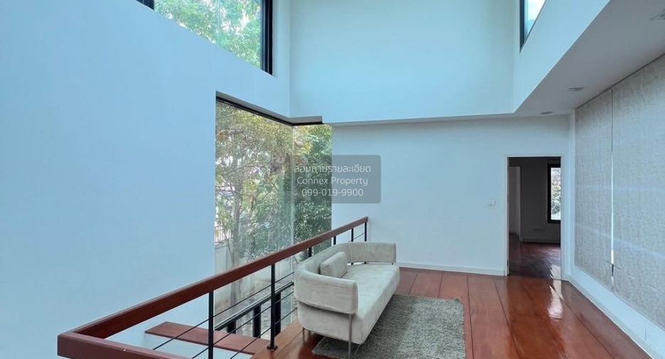For sale 3 bedrooms house in Taling Chan, Bangkok