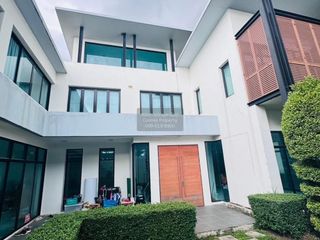 For sale 3 bedrooms house in Taling Chan, Bangkok