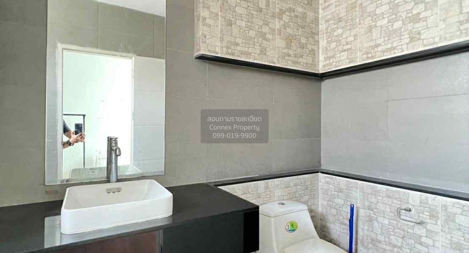 For sale 3 bedrooms house in Taling Chan, Bangkok