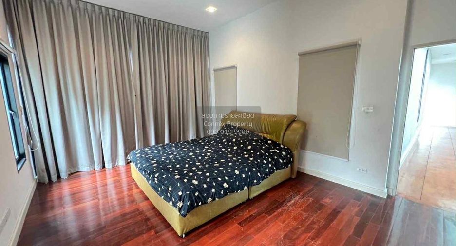 For sale 3 bedrooms house in Taling Chan, Bangkok