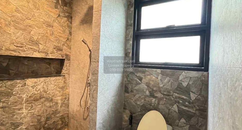 For sale 3 bedrooms house in Taling Chan, Bangkok