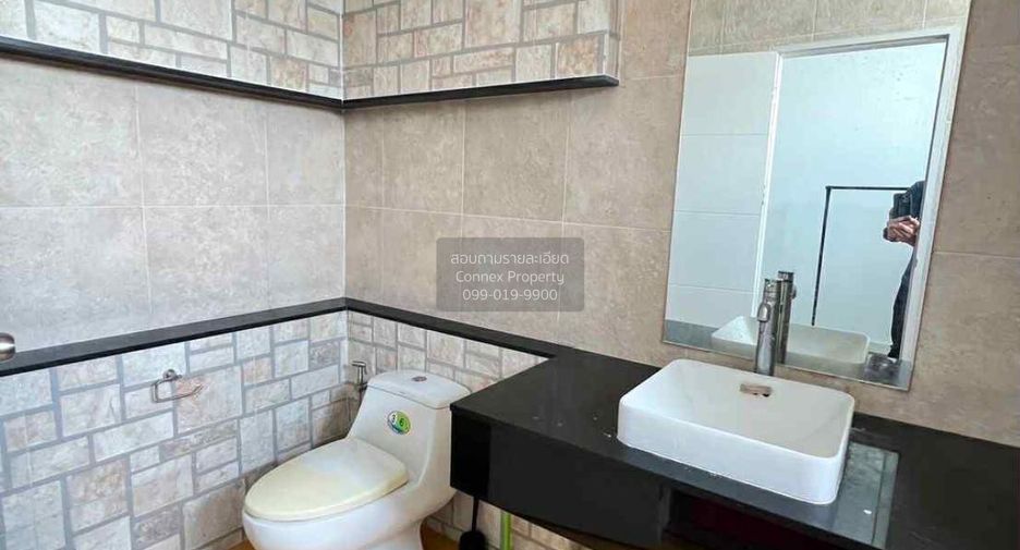 For sale 3 bedrooms house in Taling Chan, Bangkok