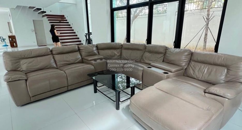 For sale 3 bedrooms house in Taling Chan, Bangkok