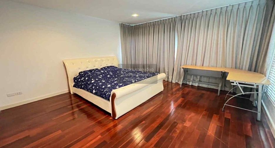 For sale 3 bedrooms house in Taling Chan, Bangkok