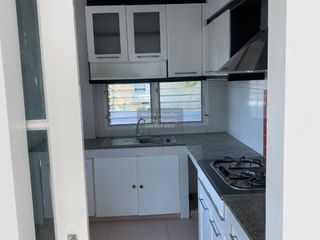 出售 3 卧室 独立屋 在 Din Daeng, 曼谷