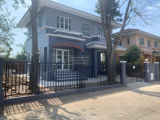 出售 3 卧室 独立屋 在 Din Daeng, 曼谷