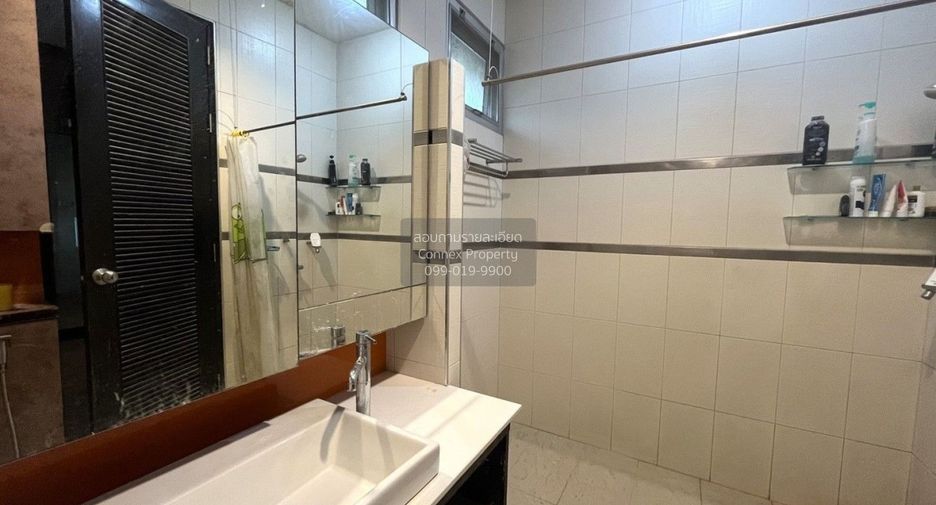 For sale 4 bedrooms house in Pak Kret, Nonthaburi