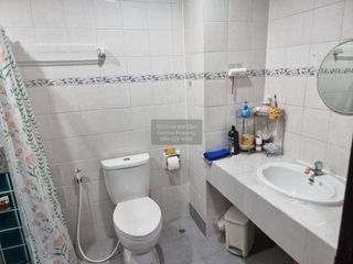 For sale 5 bedrooms townhouse in Wang Thonglang, Bangkok