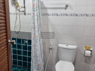 For sale 5 bedrooms townhouse in Wang Thonglang, Bangkok
