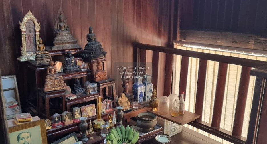 For sale 5 bedrooms townhouse in Wang Thonglang, Bangkok