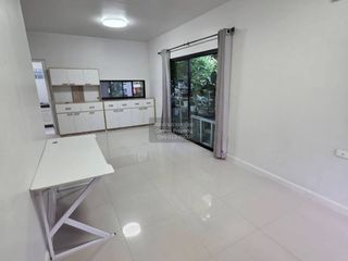 Casa adosada en venta de 3 habitaciones en Bang Kruai, Nonthaburi