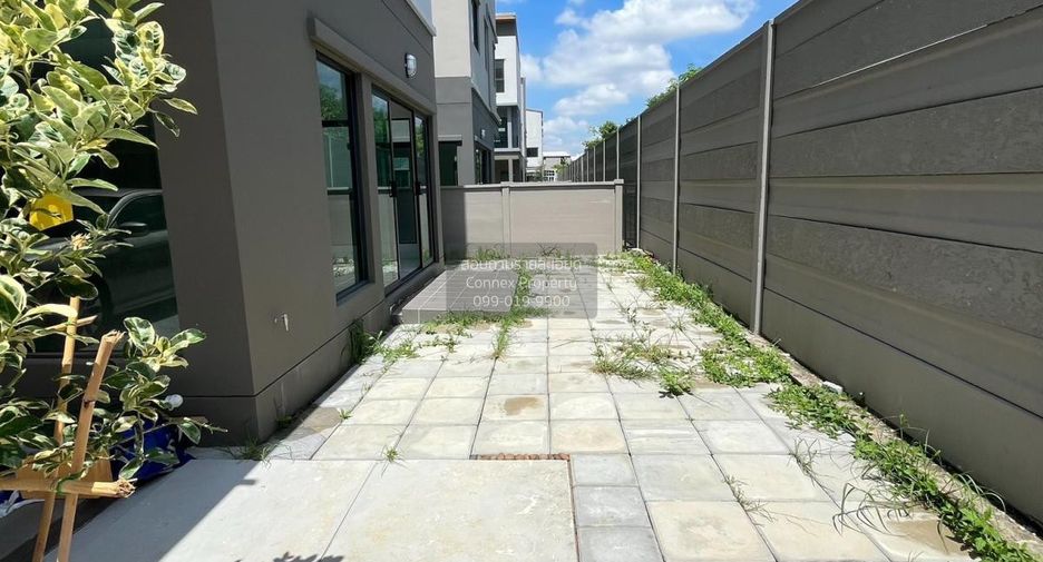 For sale 4 bedrooms house in Khan Na Yao, Bangkok