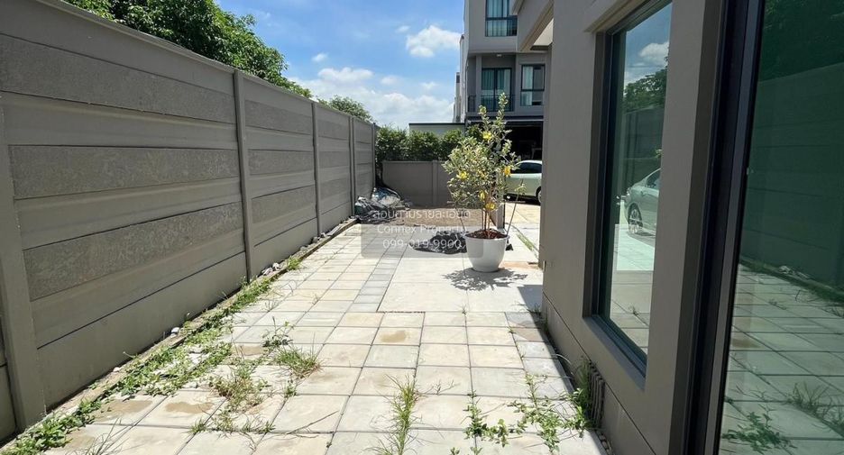 For sale 4 bedrooms house in Khan Na Yao, Bangkok