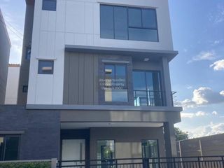 Casa en venta de 4 habitaciones en Khan Na Yao, Bangkok