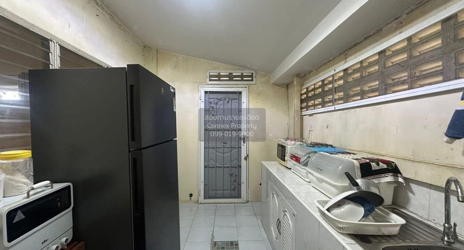 For sale 2 bedrooms townhouse in Min Buri, Bangkok