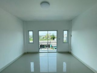 Gewerbefläche zum Kauf mit 1 Zimmer in Si Racha, Chonburi