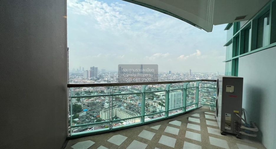 For rent 3 bedrooms condo in Bang Kho Laem, Bangkok