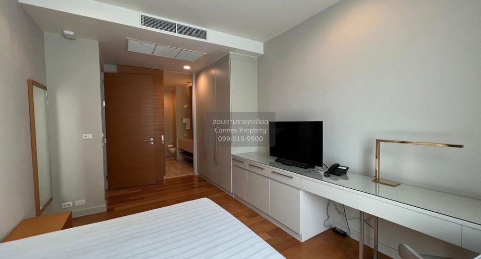 For rent 3 bedrooms condo in Bang Kho Laem, Bangkok