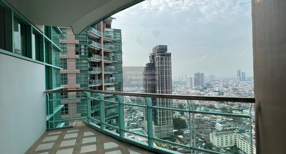 For rent 3 bedrooms condo in Bang Kho Laem, Bangkok