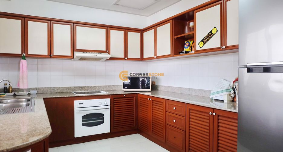 Condo en venta de 3 habitaciones en Pratumnak, Pattaya